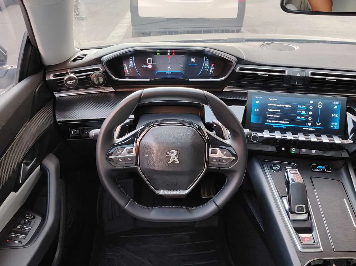Car image 24