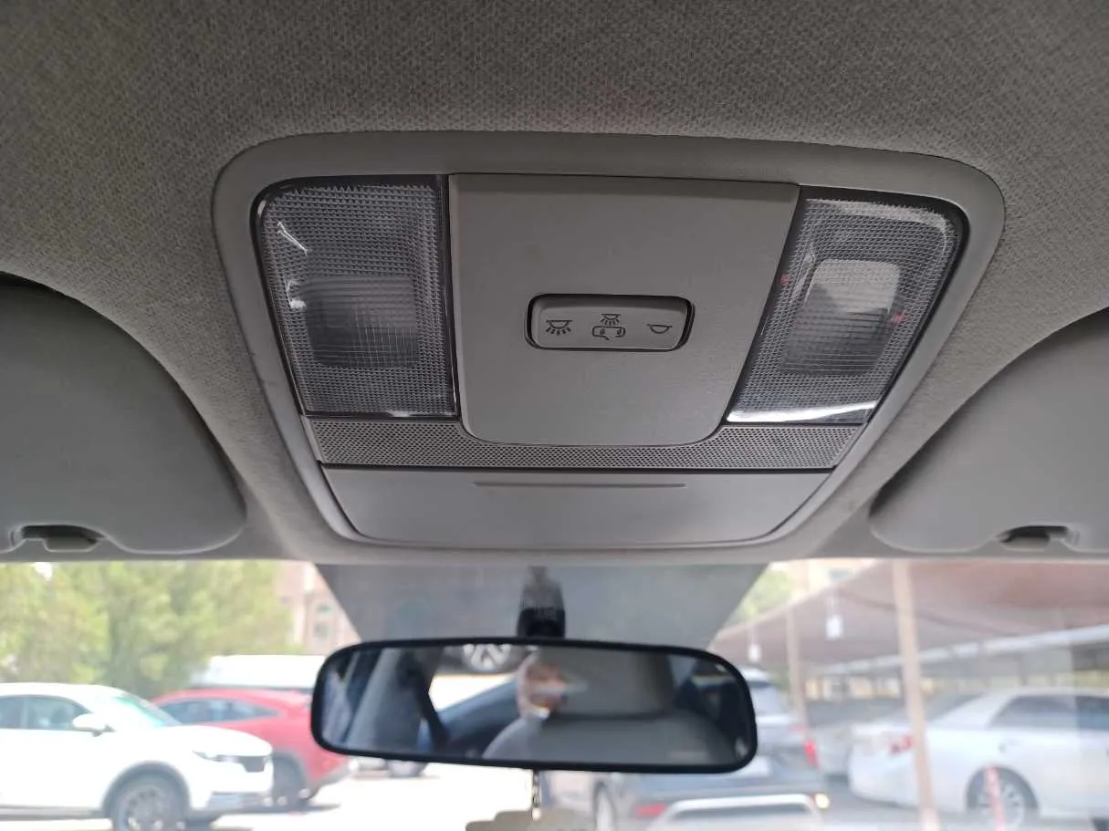 Car image 20