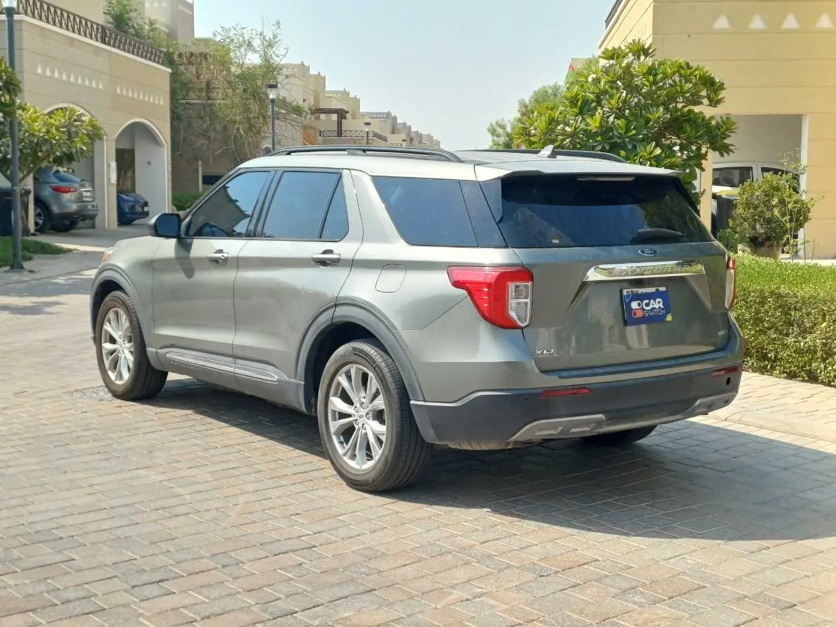 Car image 7