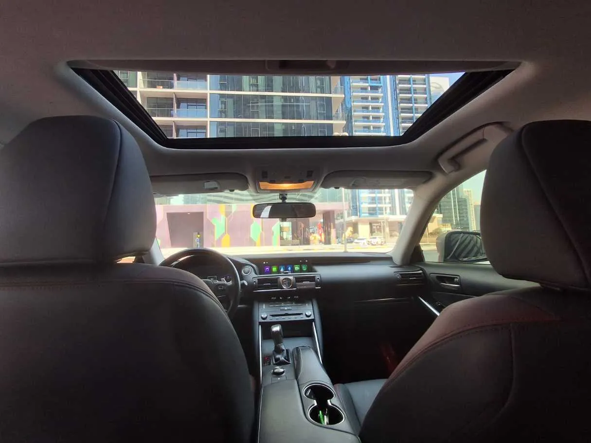 Car image 16