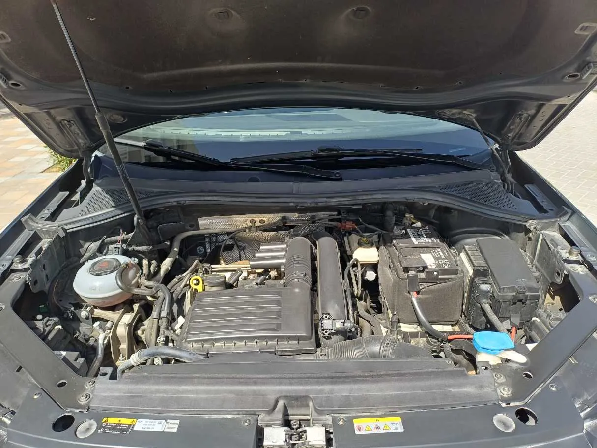 Car image 24