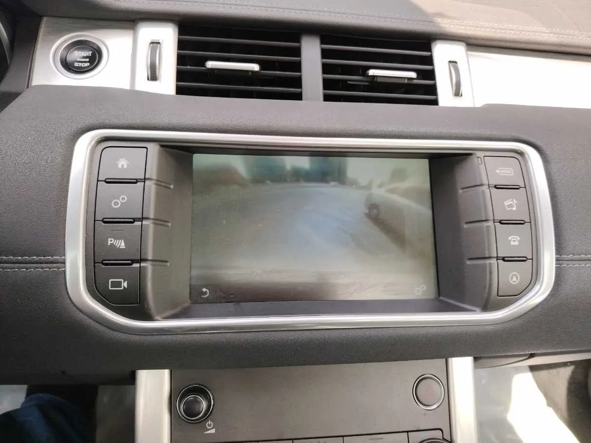 Car image 27