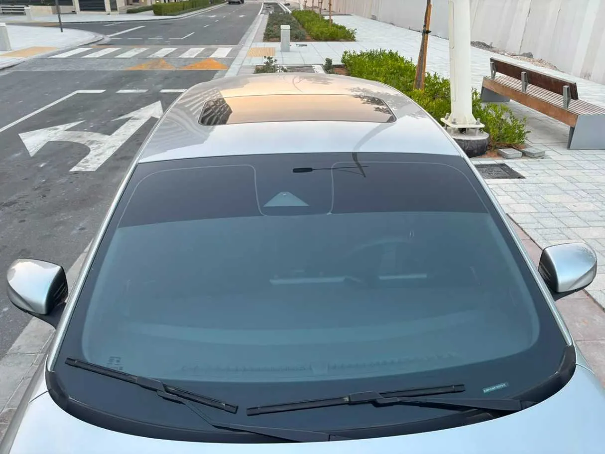 Car image 25