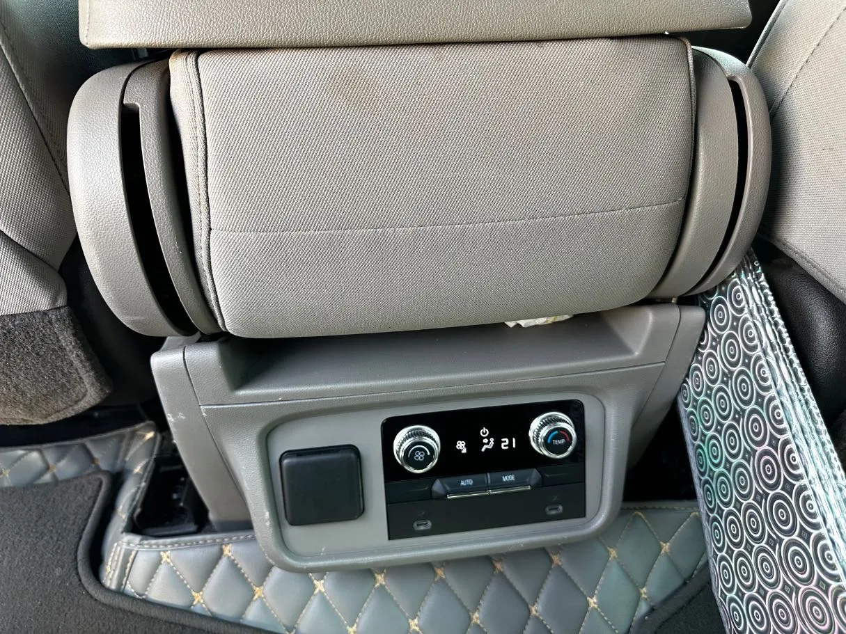 Car image 23