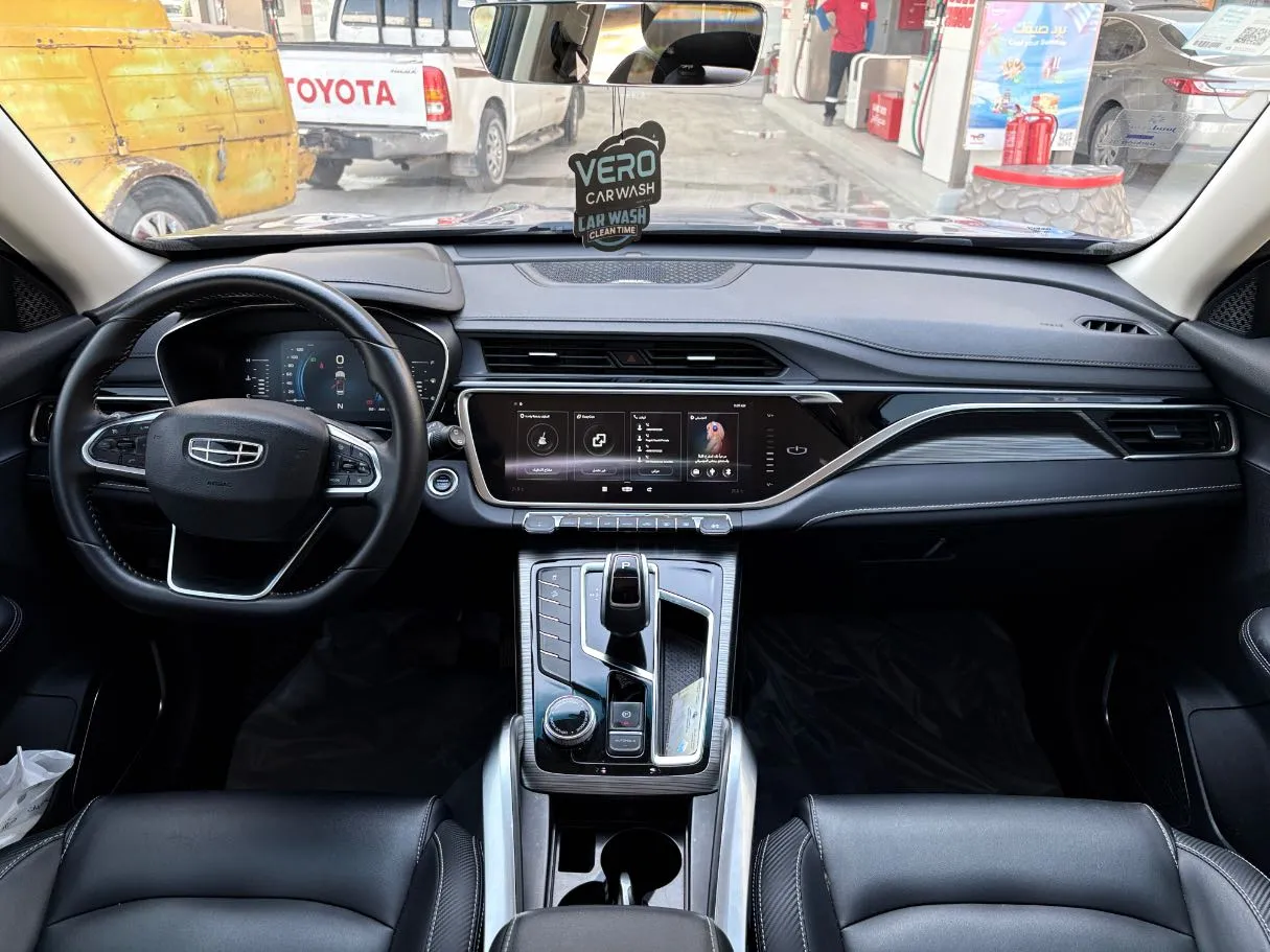 Car image 18