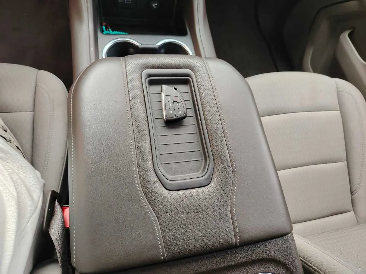 Car image 40