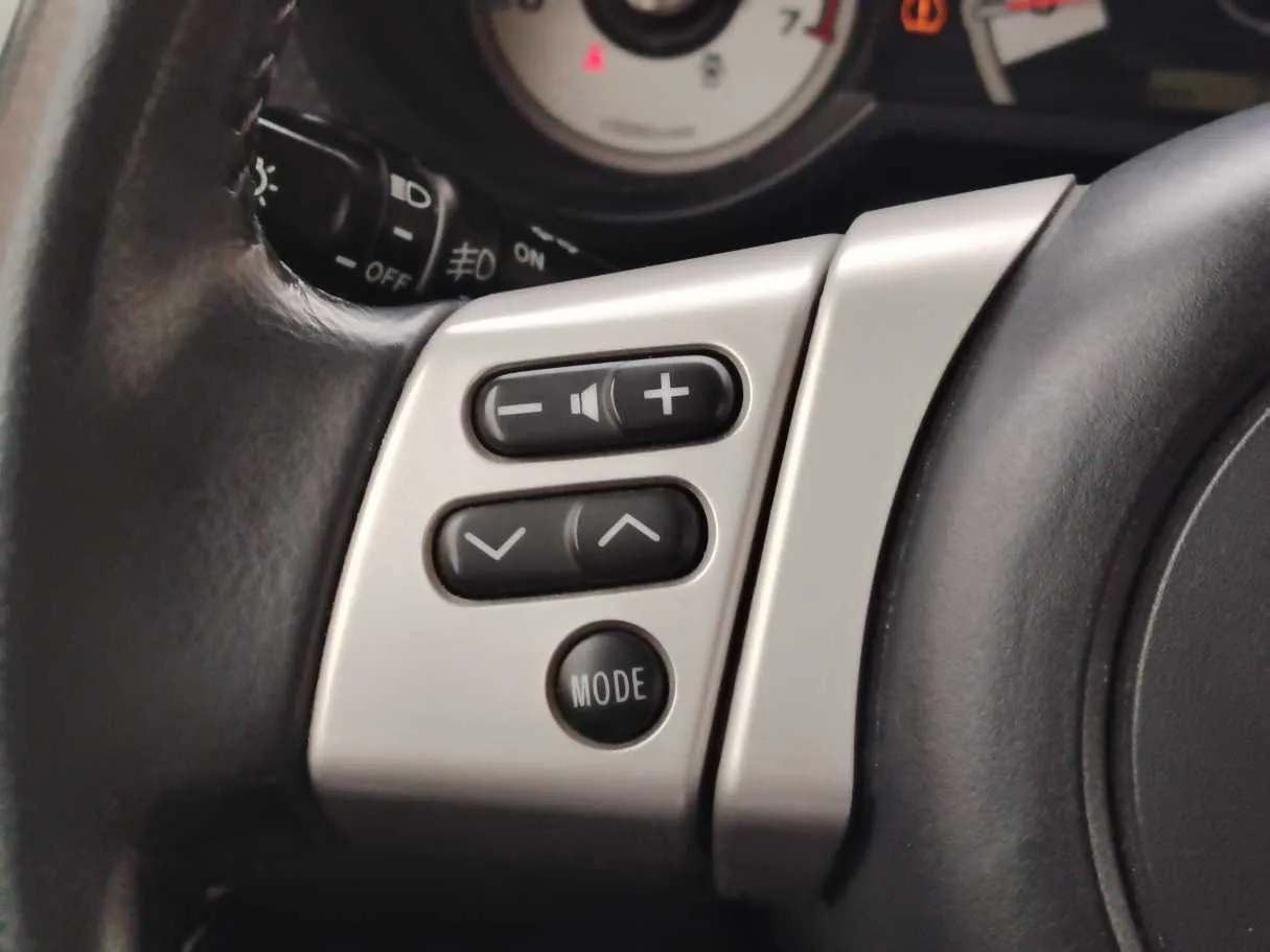 Car image 26