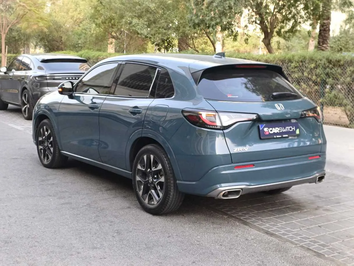 Car image 7