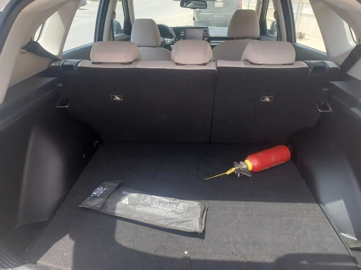 Car image 23