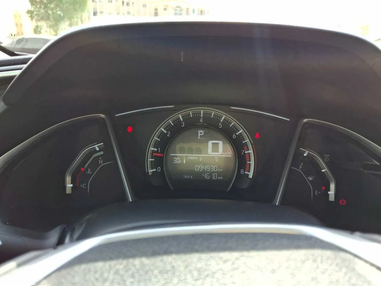 Car image 18