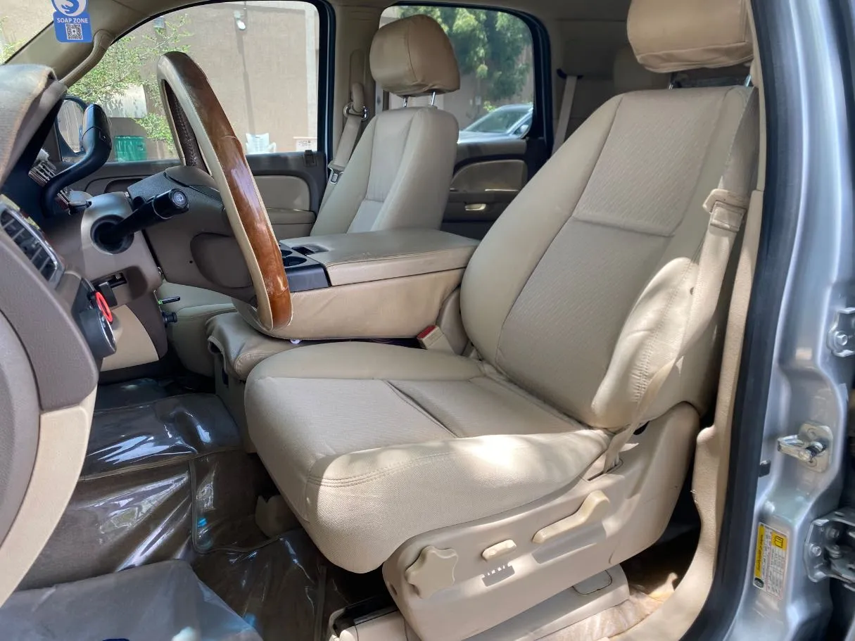 Car image 10