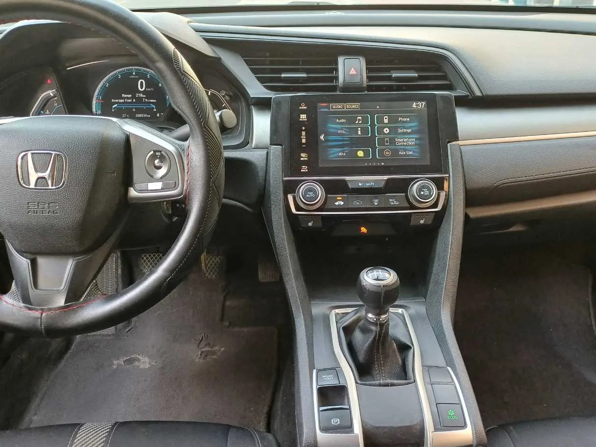 Car image 16