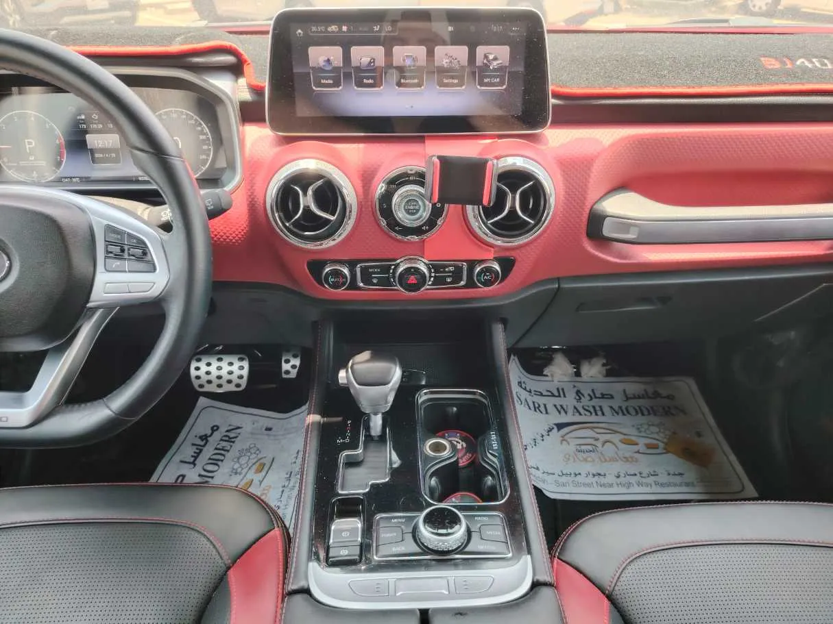 Car image 18