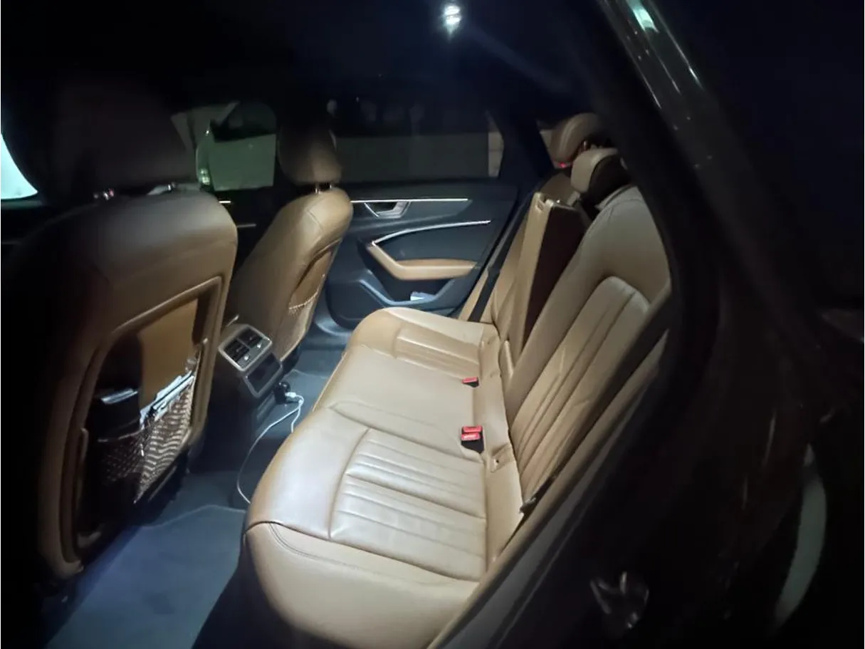 Car image 7