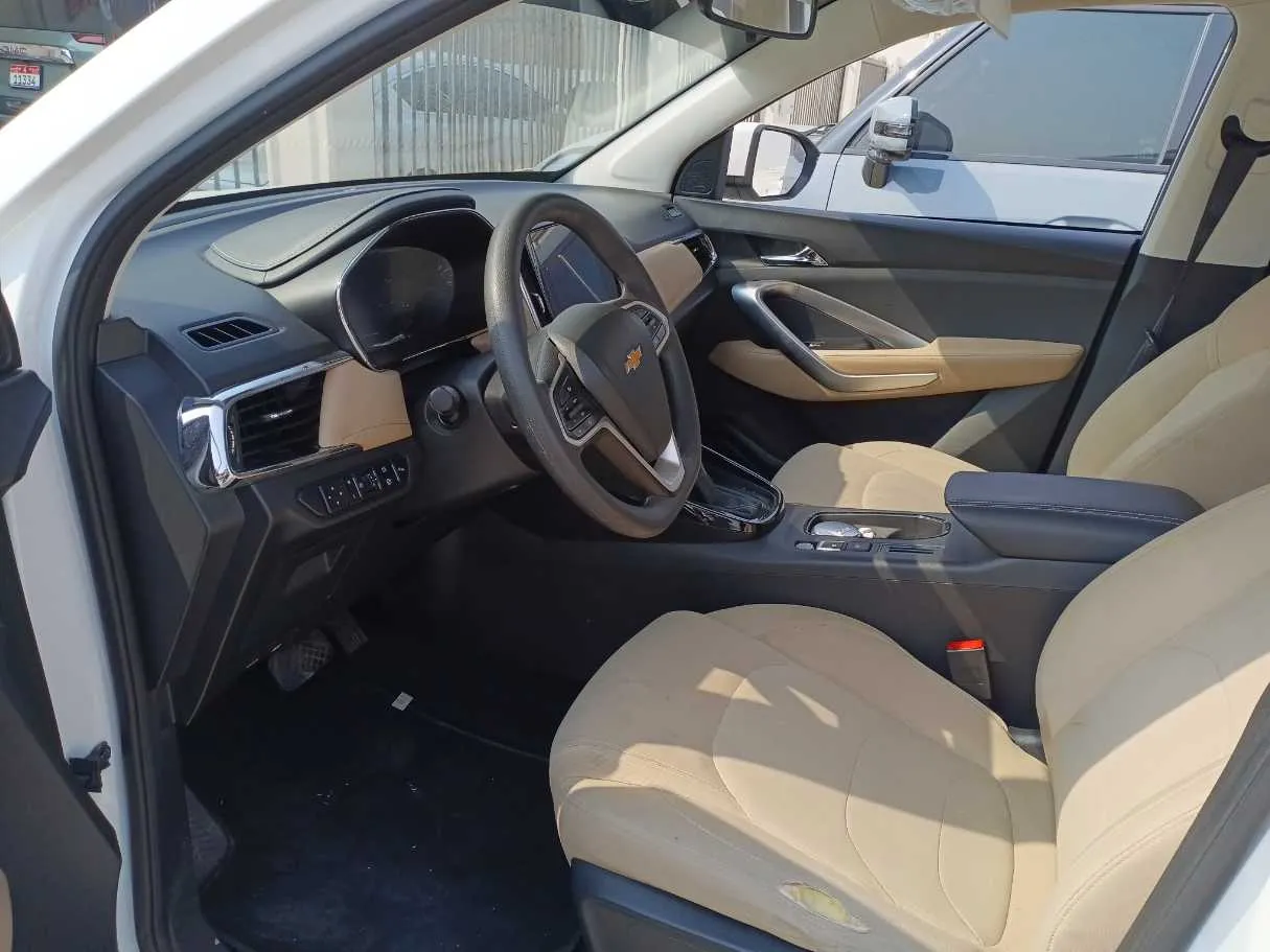 Car image 11