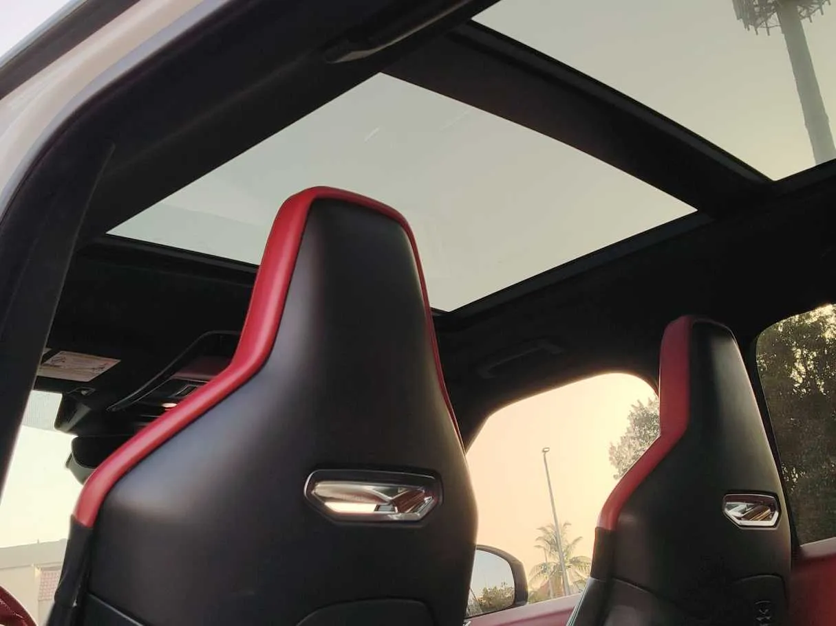 Car image 17