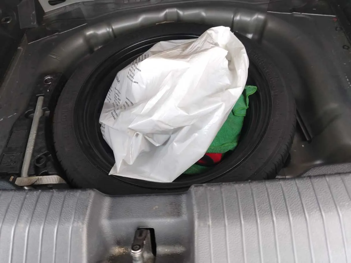 Car image 35