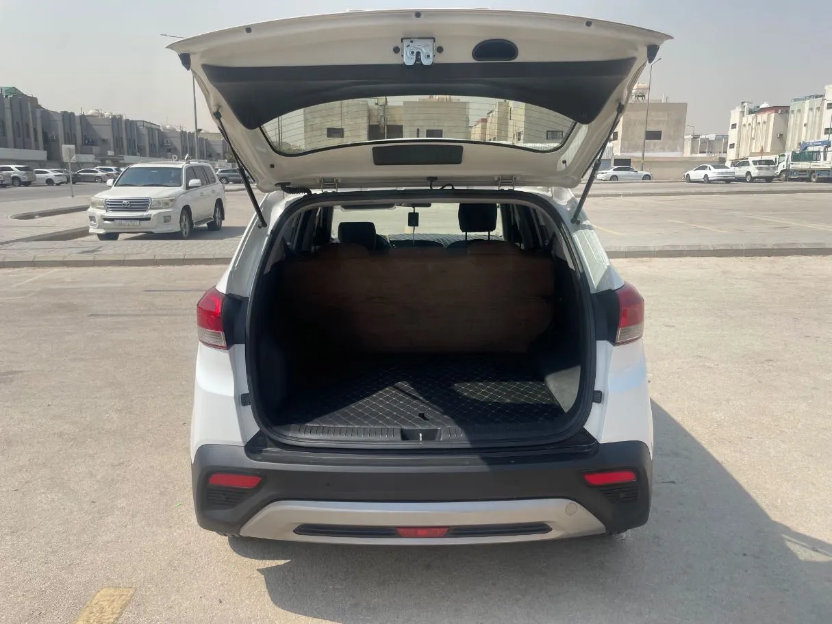 Car image 21