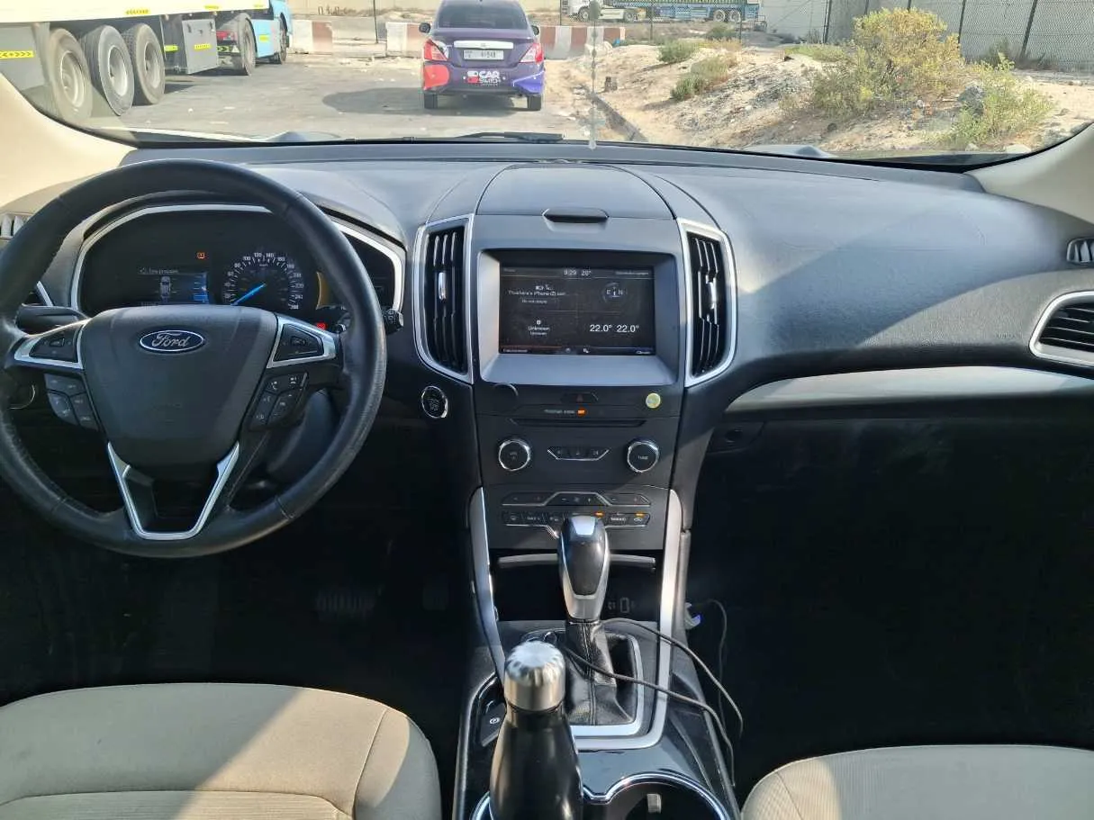 Car image 16