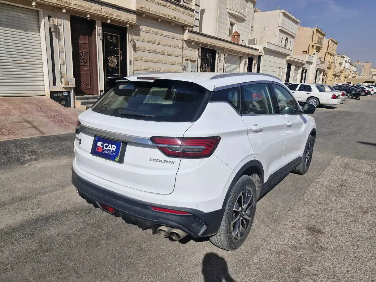 Car image 5