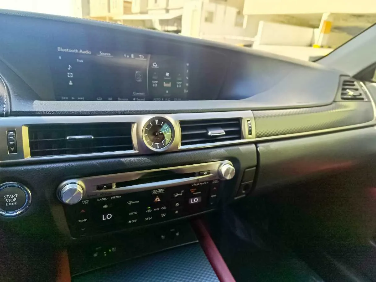 Car image 26