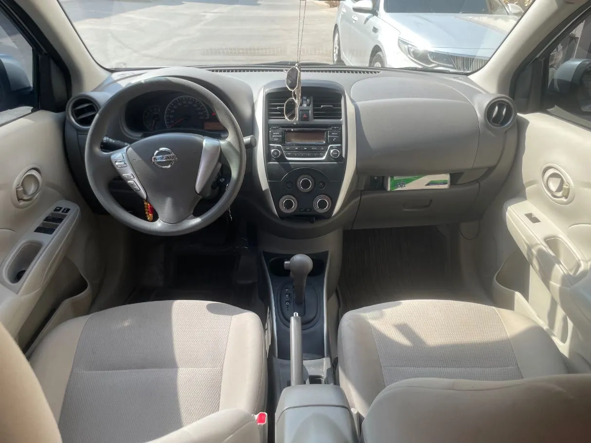 Car image 17