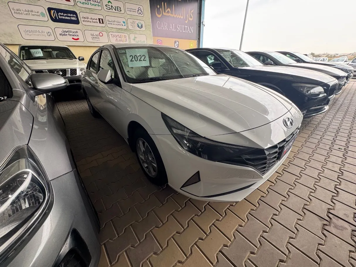 Car image 3