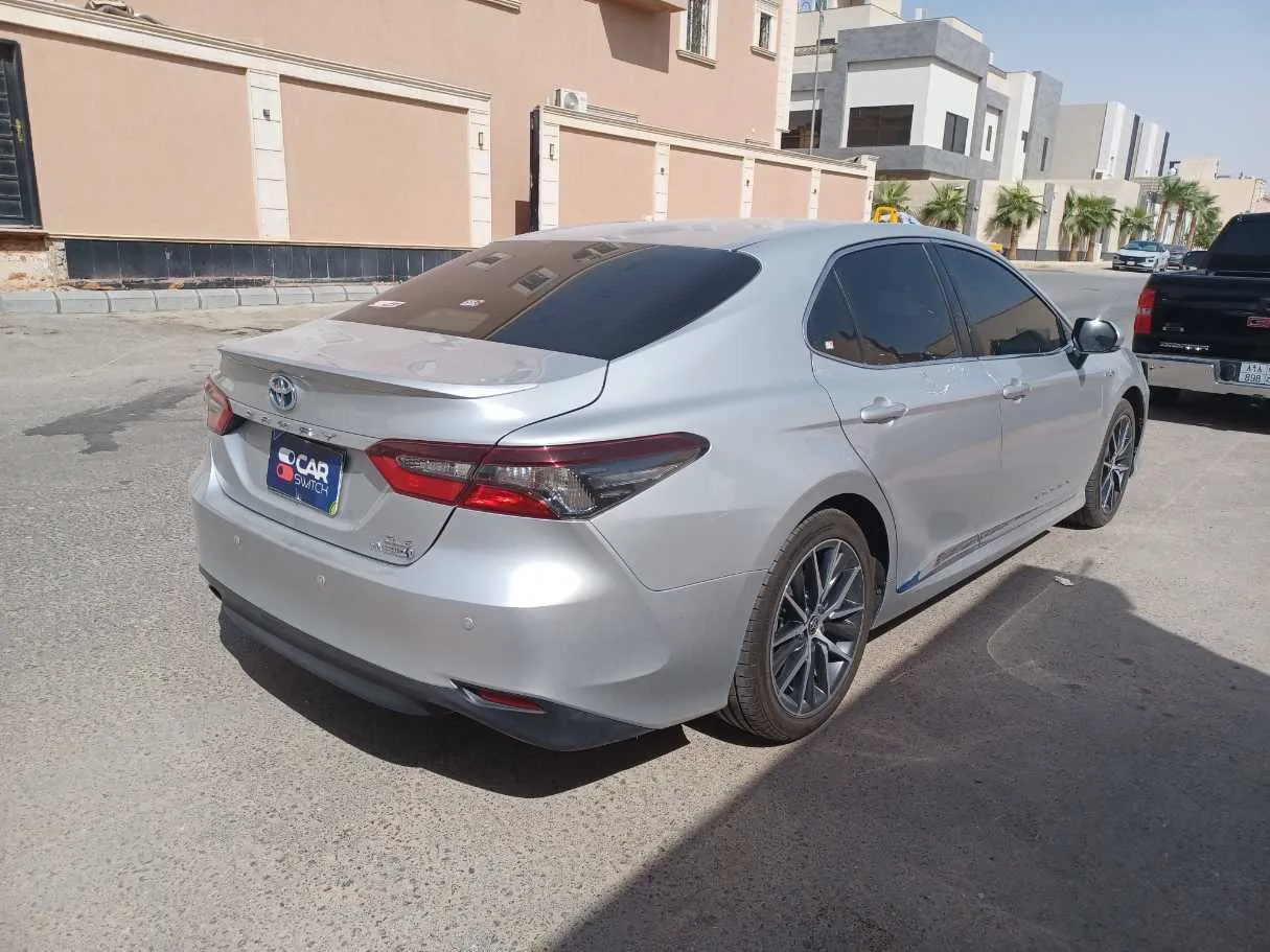 Car image 5