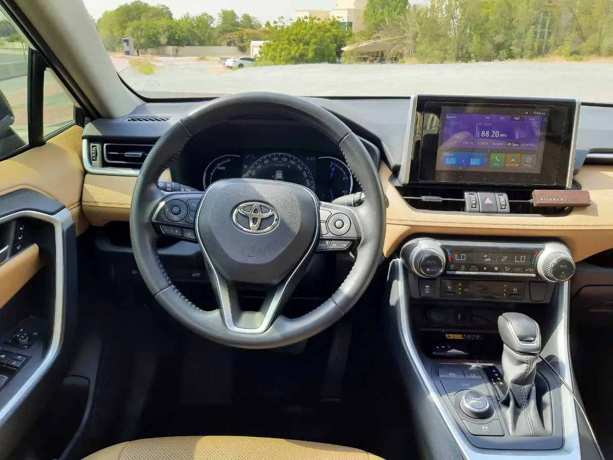 Car image 17