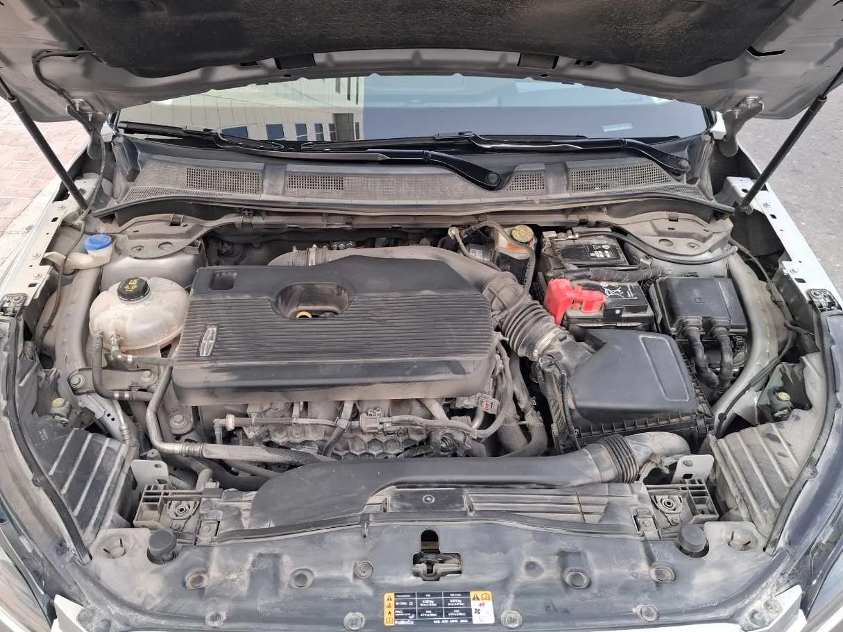Car image 19