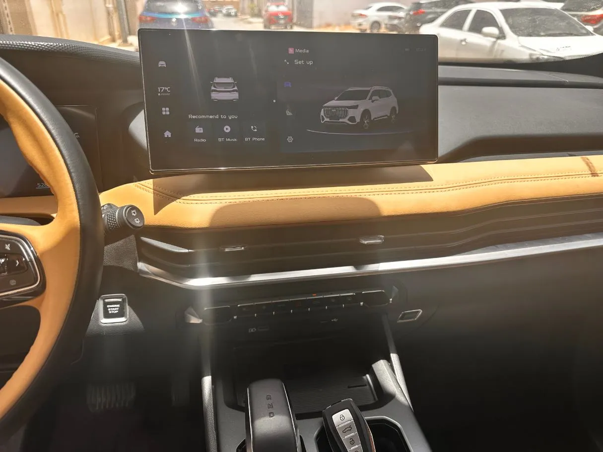 Car image 19