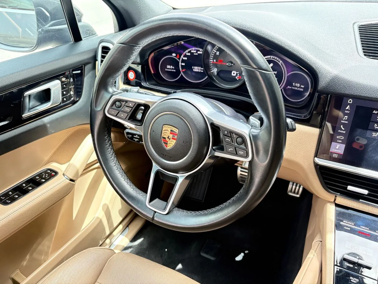 Car image 22