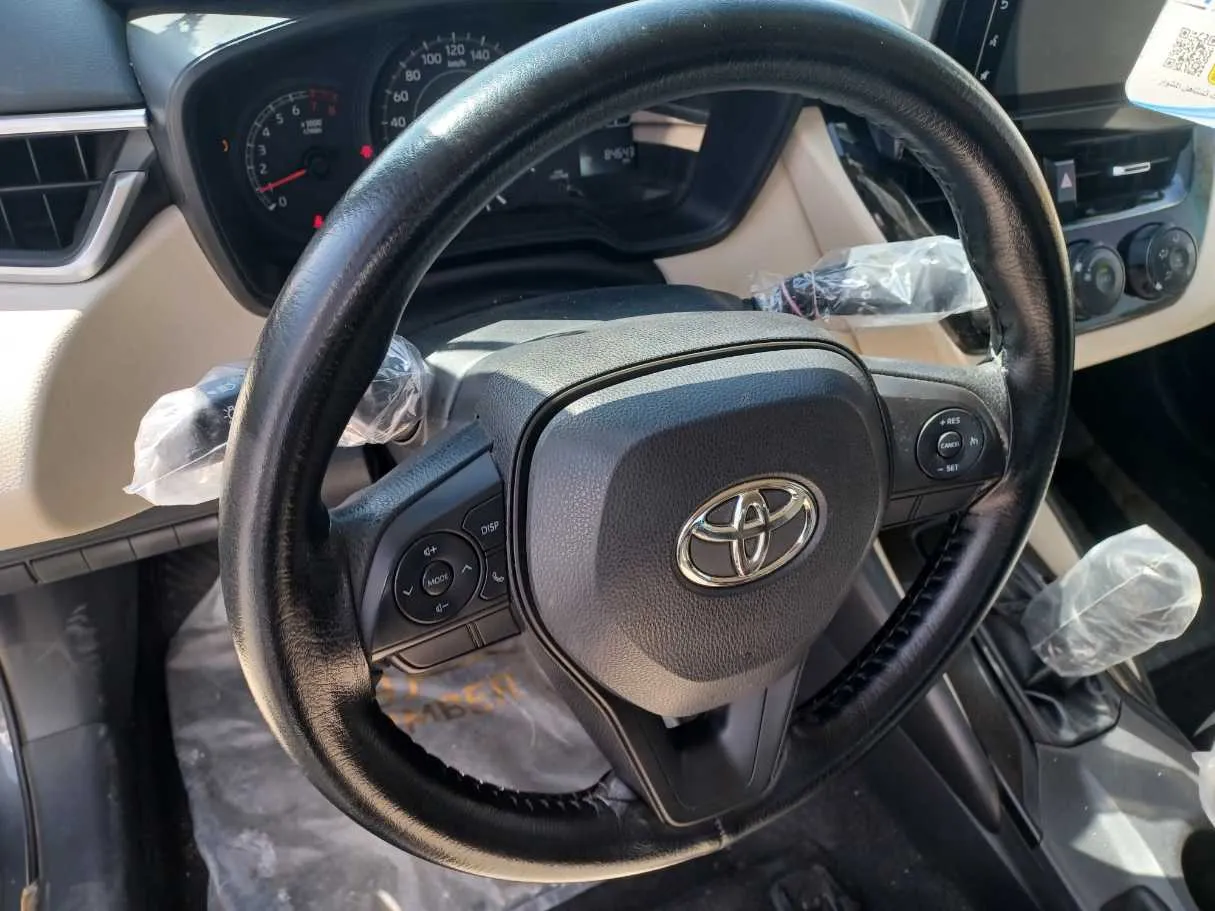Car image 18
