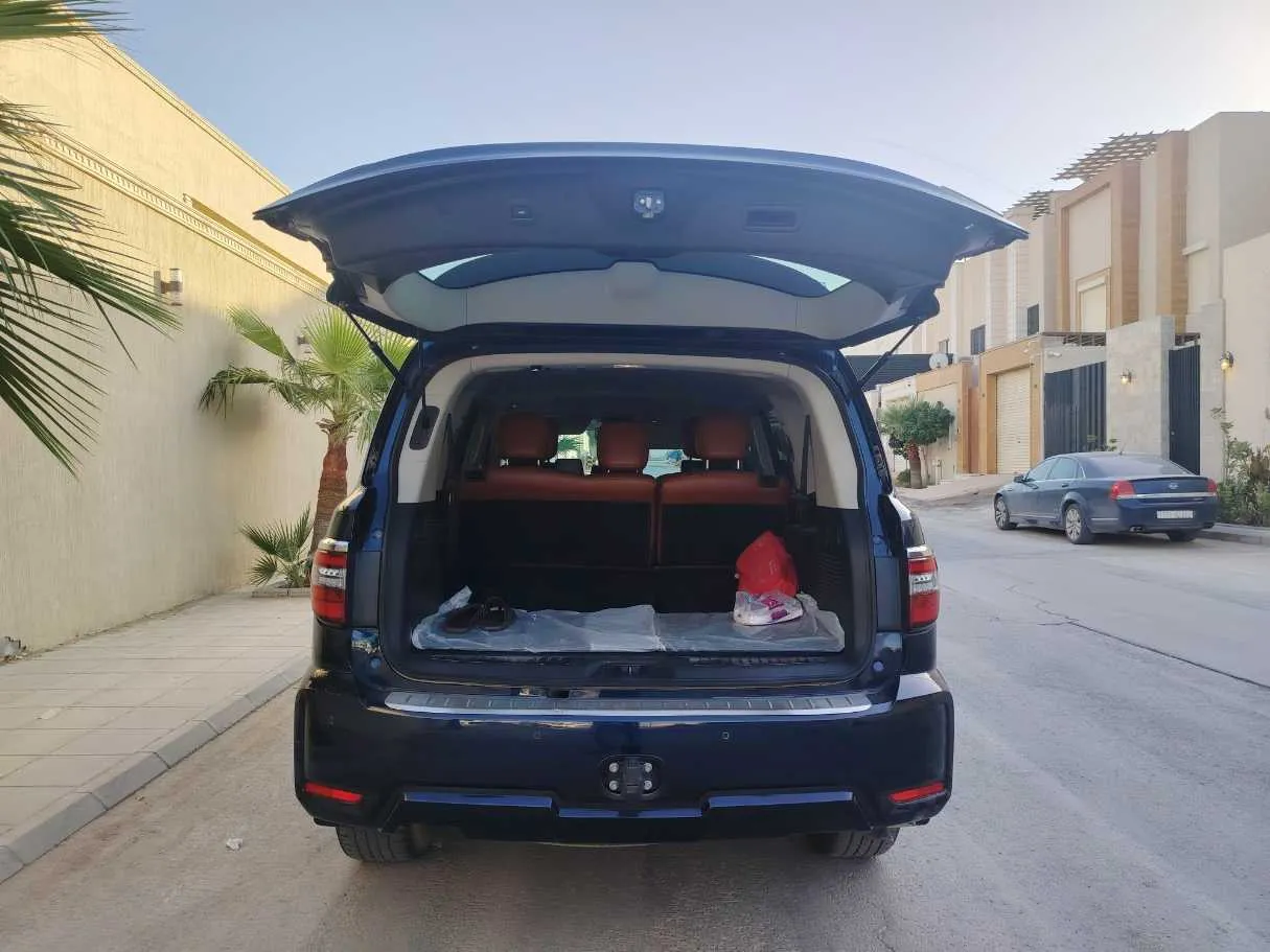 Car image 27