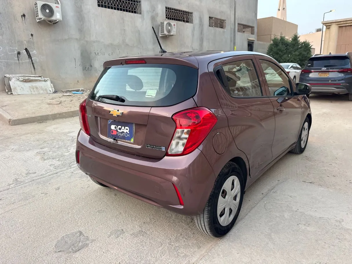 Car image 5