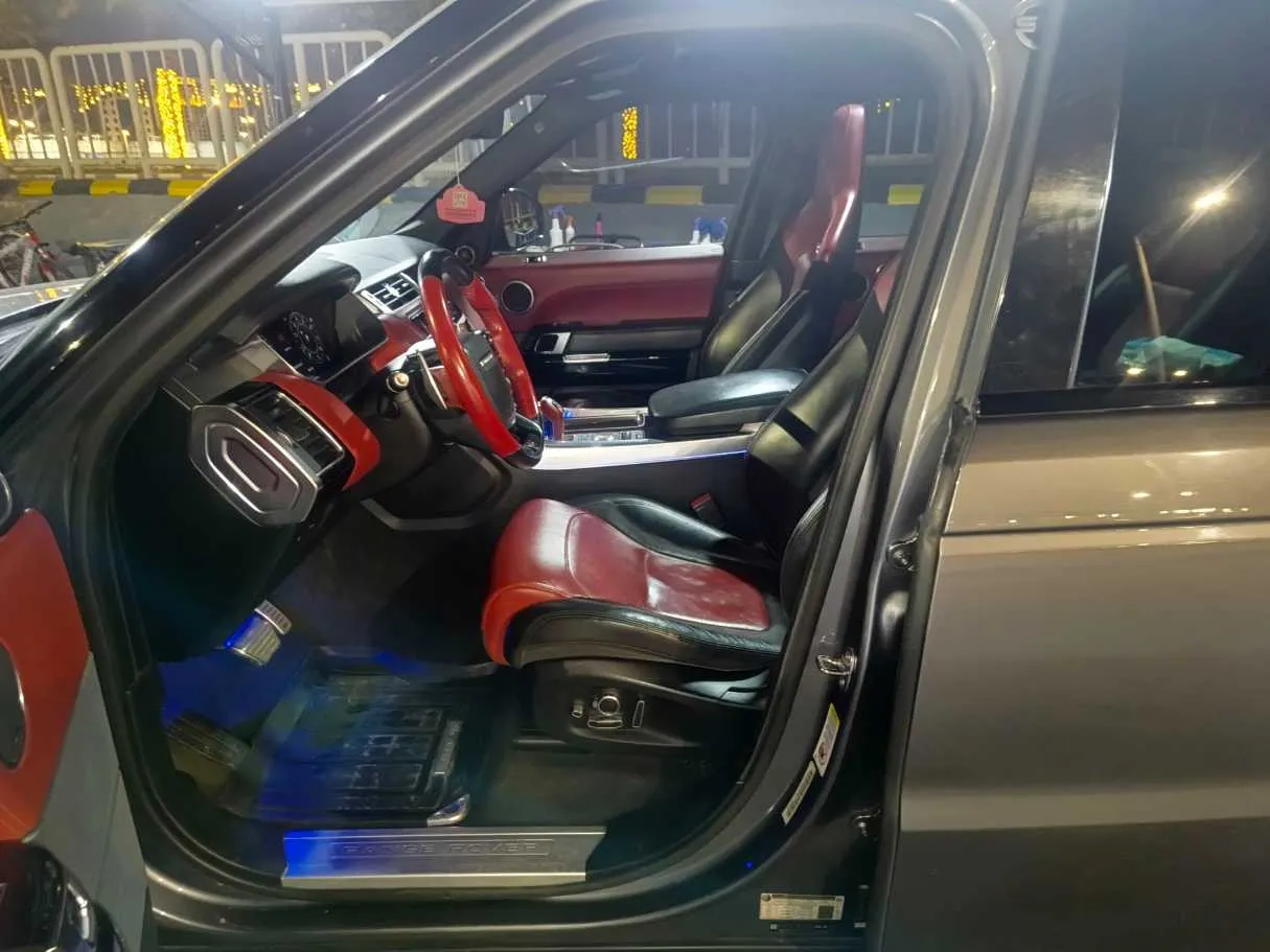 Car image 16