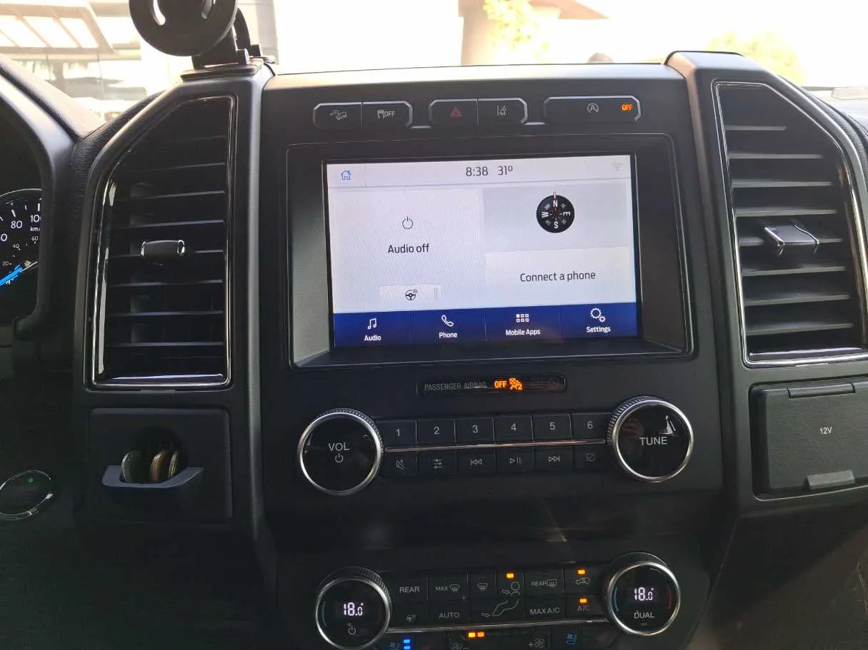 Car image 17