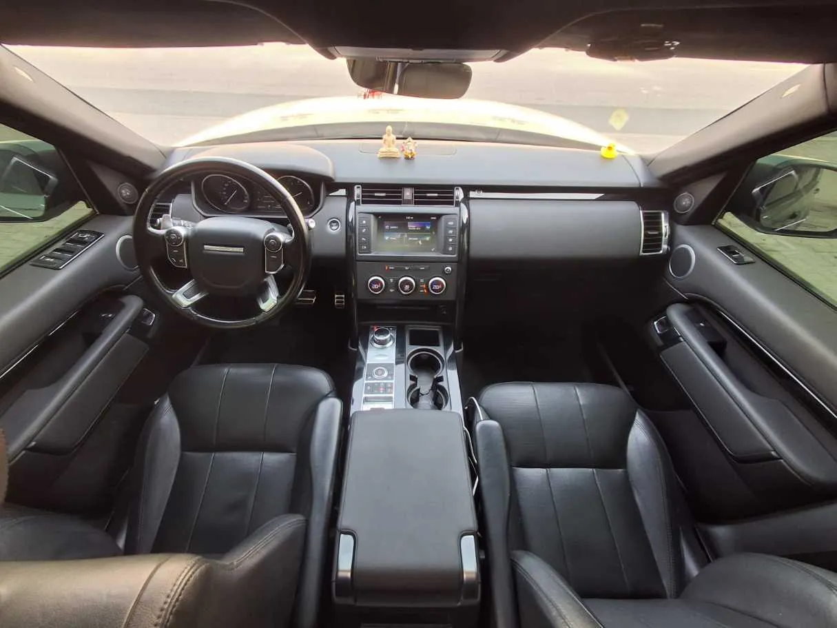 Car image 14