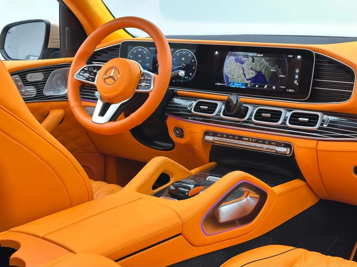 Car image 9