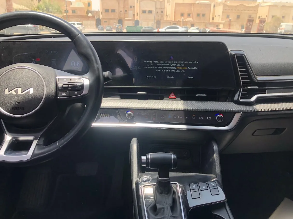 Car image 15