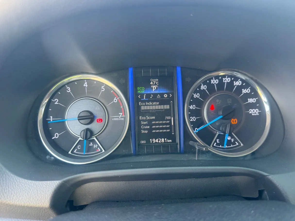 Car image 18