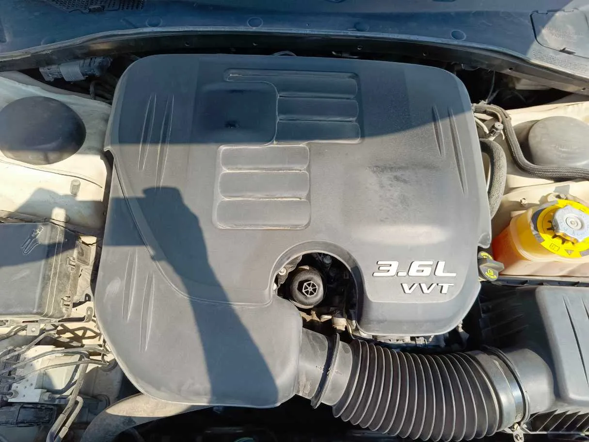 Car image 35