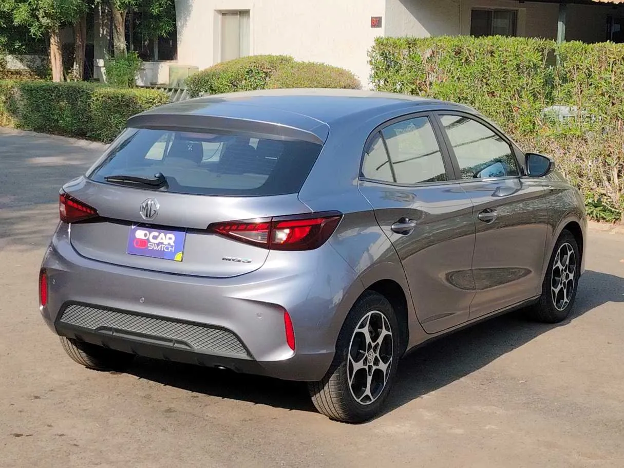 Car image 5