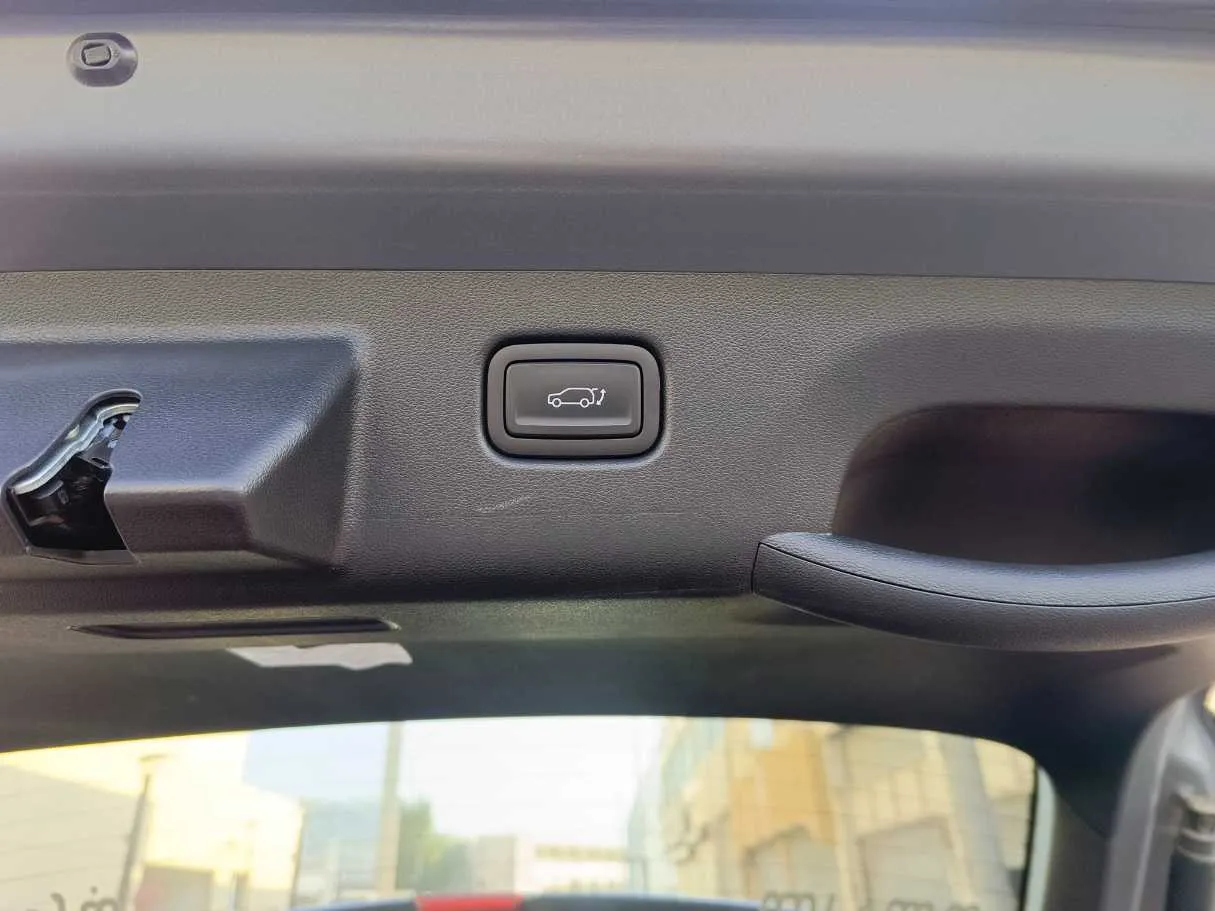 Car image 31