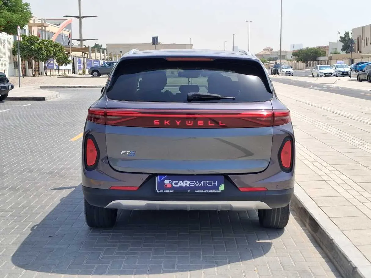 Car image 6