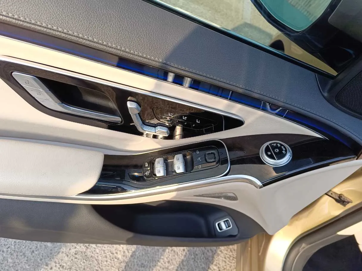 Car image 38