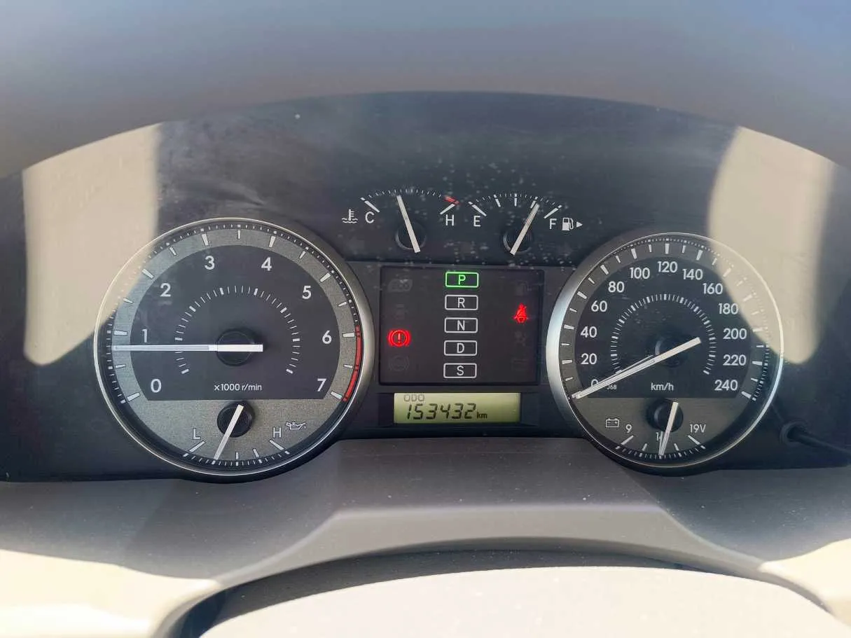 Car image 25