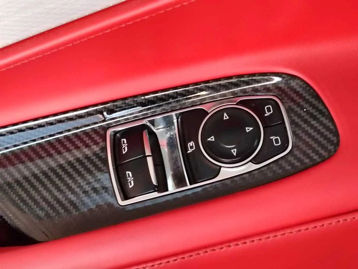 Car image 32