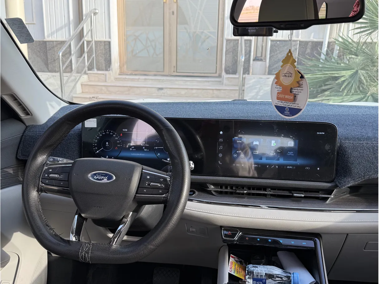 Car image 10