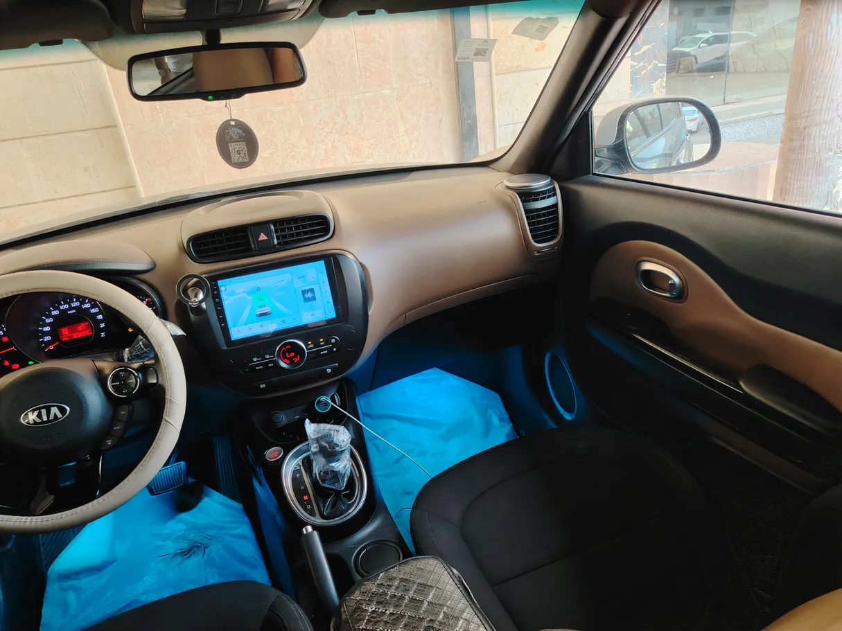 Car image 28